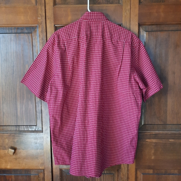 L.L. Bean Wrinkle Resistant 100% Cotton Red Plaid Short Sleeve Button Down Shirt - Picture 6 of 7